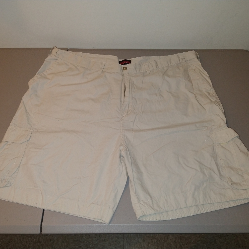 Men's cargo shorts architect size 46 altered
